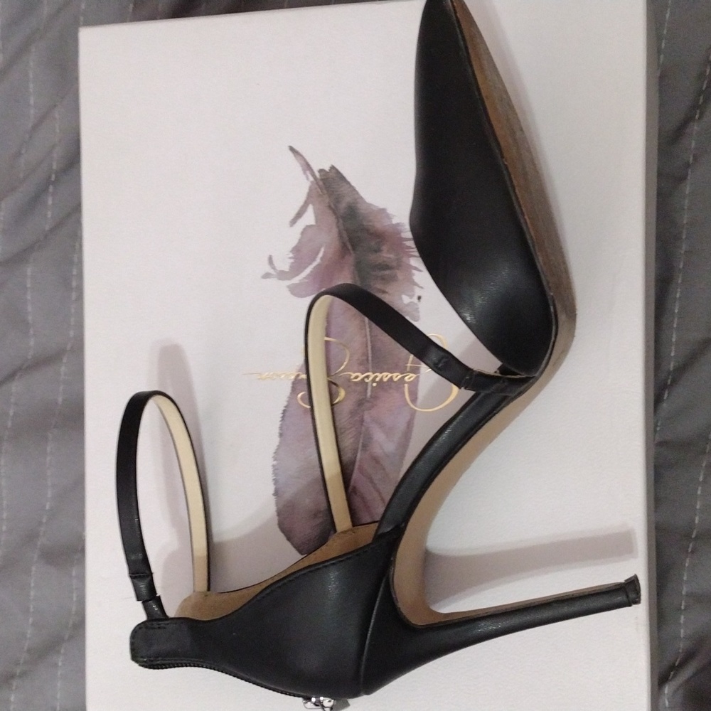 Heels - Picture 2 of 4